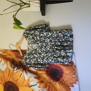 American Eagle Womens M Floral Top